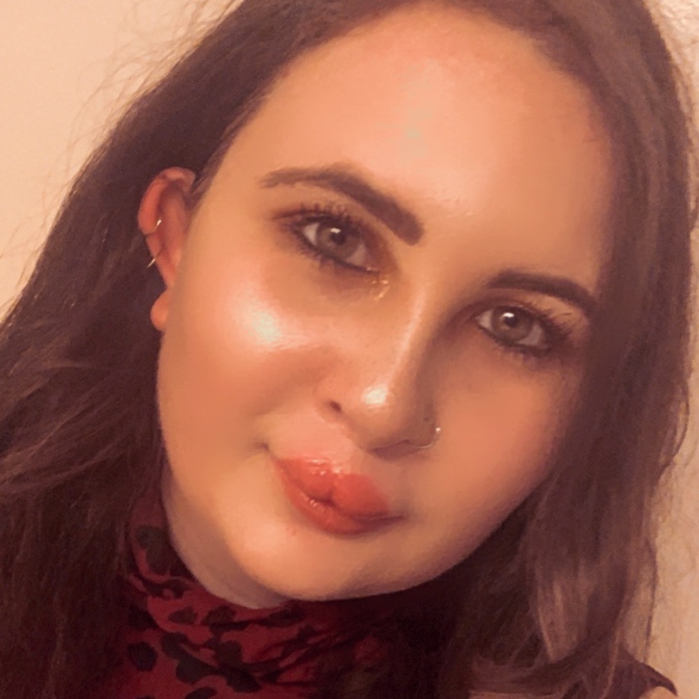 Meet your Posher, Alexis